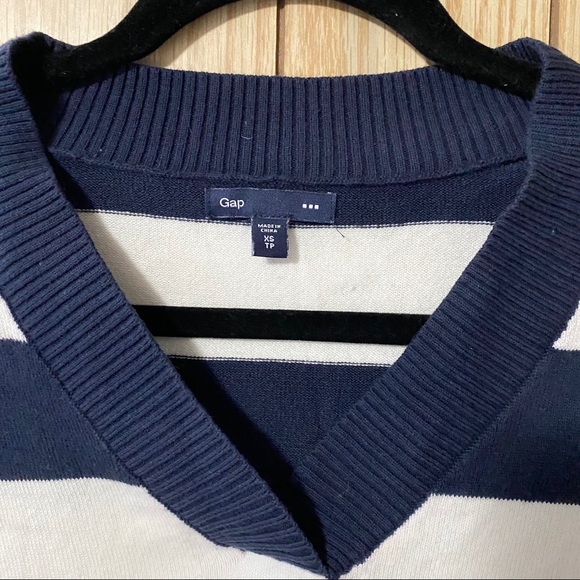 ⭐️Gap V Neck Sweater Dark Blue & White Stripe - Picture 3 of 9